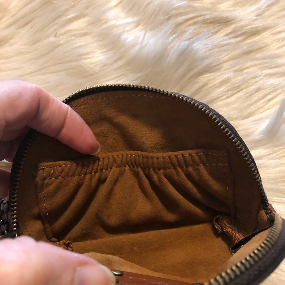 Patricia Nash Rosalie tan embossed leather coin pouch - Picture 3 of 9